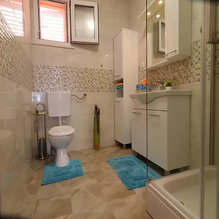 Casa de Férias Adriatic View-three Bedroom With Terrace And Sea View